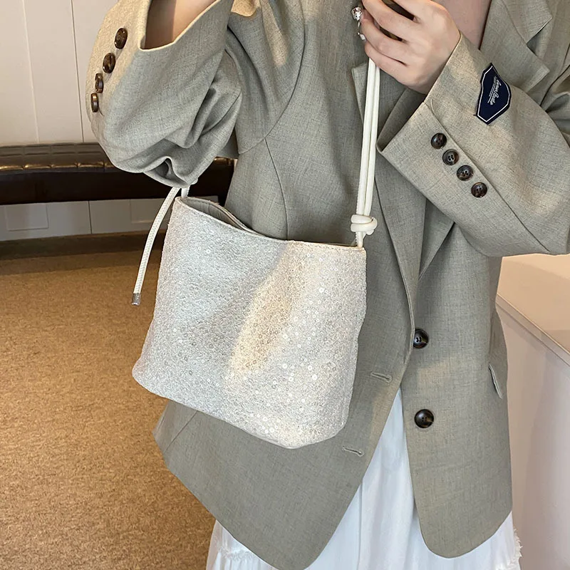 XJ Women's high-end feeling large bag women's new fashionable sequin shoulder bag versatile large capacity crossbody bucket bag