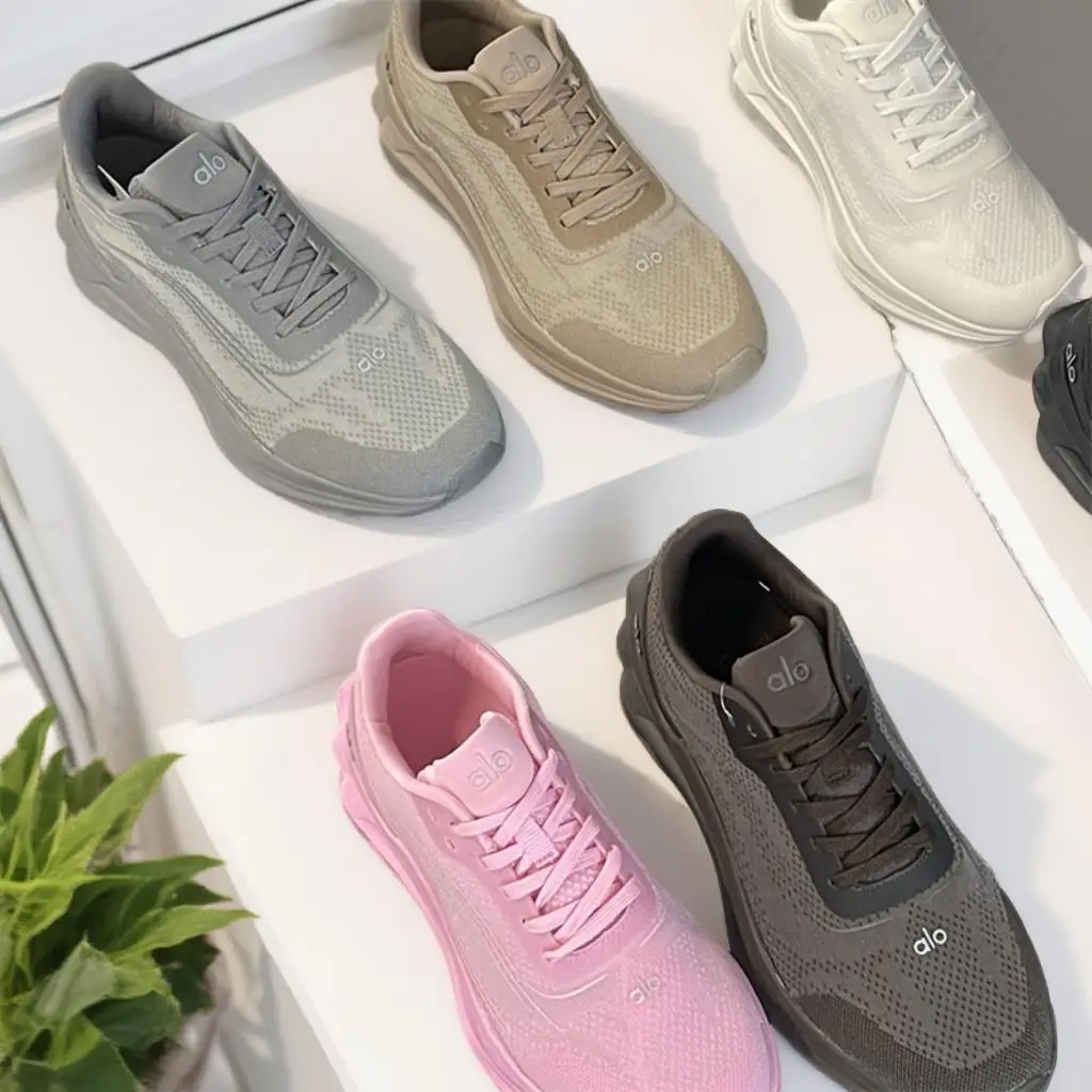 

FallLightweight outdoor sports shoes, burden-reduction design, no pressure for outdoor travel