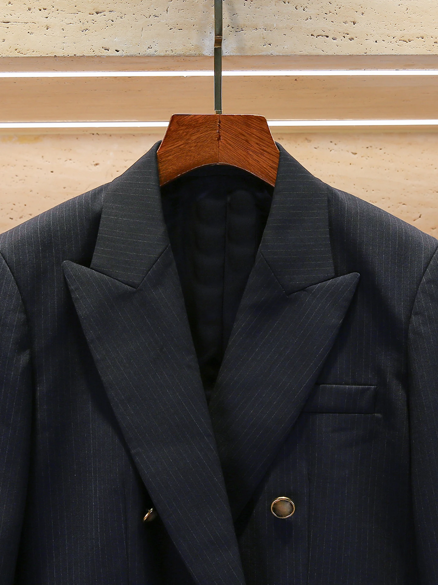 Ele Women's Striped Suit Jaet Double Buttoned High-End Sle Casual Stand Fit Breathable Long Sve Faion Outerwear