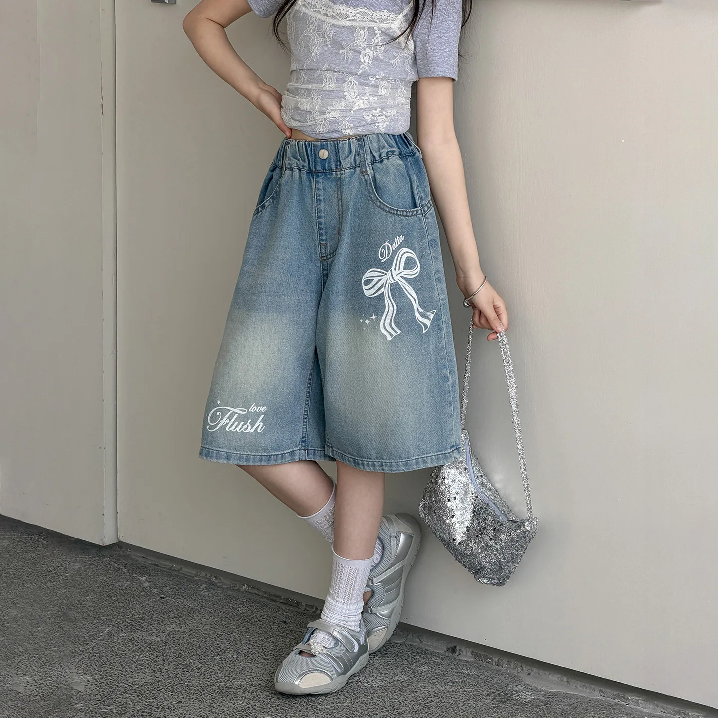 Kids Child Fashion Knee Length Ripped Denim Shorts With Bow Print for Teenage Girl Retro Gothic Y2K Casual Mid-Calf Jeans Capri