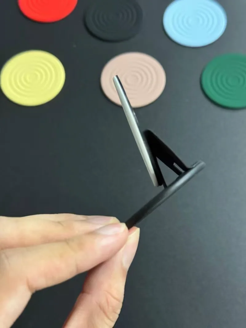 حامل هاتف محمول مغناطيسي قابل للطي، حامل سطح المكتب يدعم دعامة توسيع حلقة متموجة لهاتف magsafe IPhone