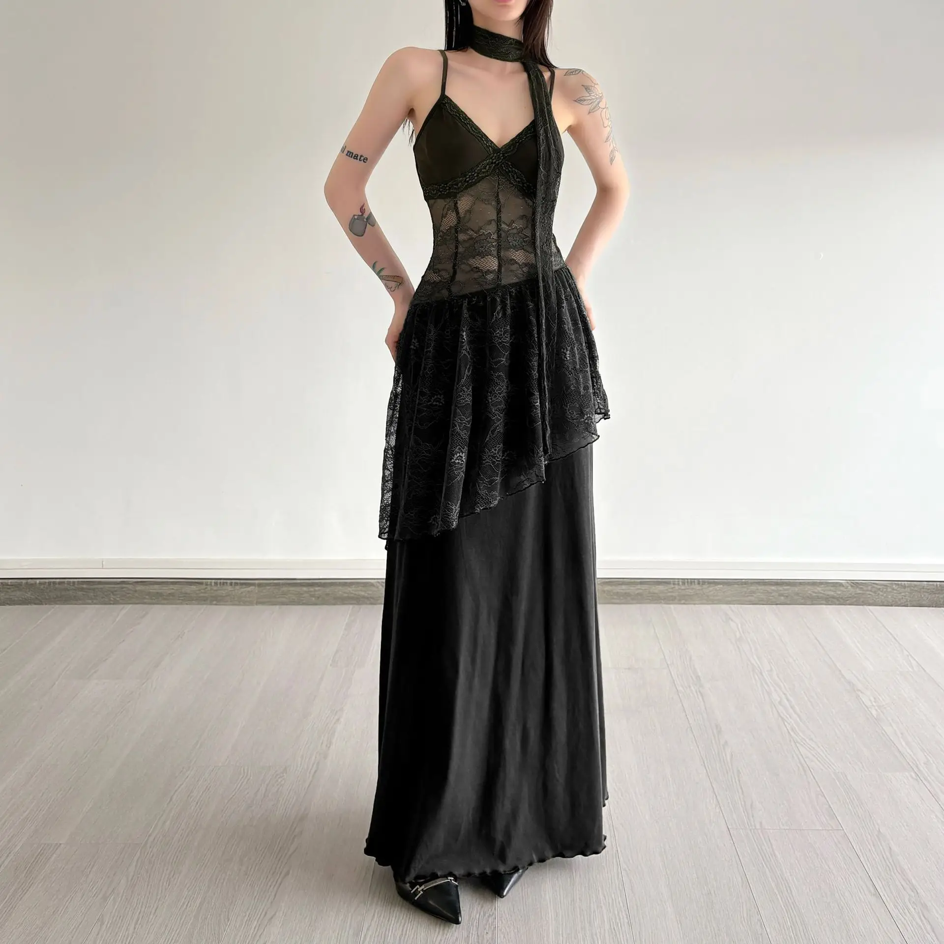 Damen Gothic Vintage Spitzen-Panel-Kleid mit V-Ausschnitt, Spaghettiträger, durchsichtig, A-Linie, Maxi, trendiges Waldmädchen-Slim-Fit-Retro-Ästhetik-Kleid