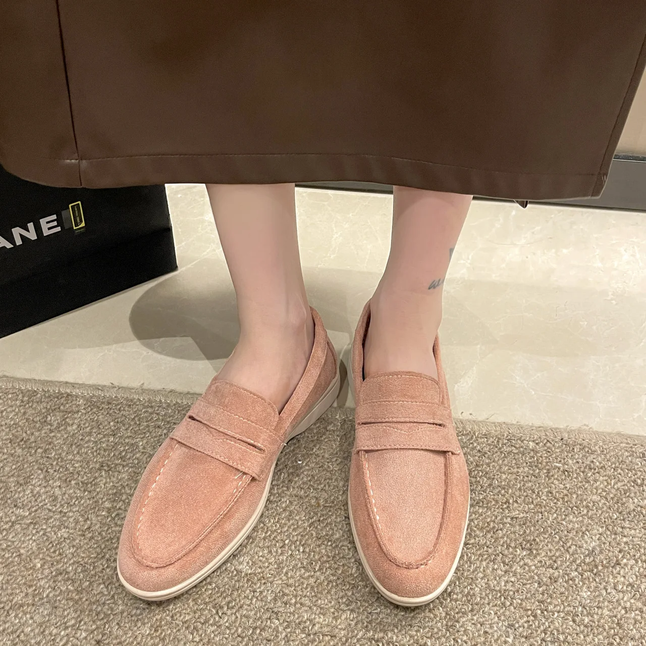 Women Flats 2024 New Fashion Suede Outdoor Causal Walk Shoes Slip-on Lazy Loafers Woman Moccasin Comfortable Mules Driving Shoes