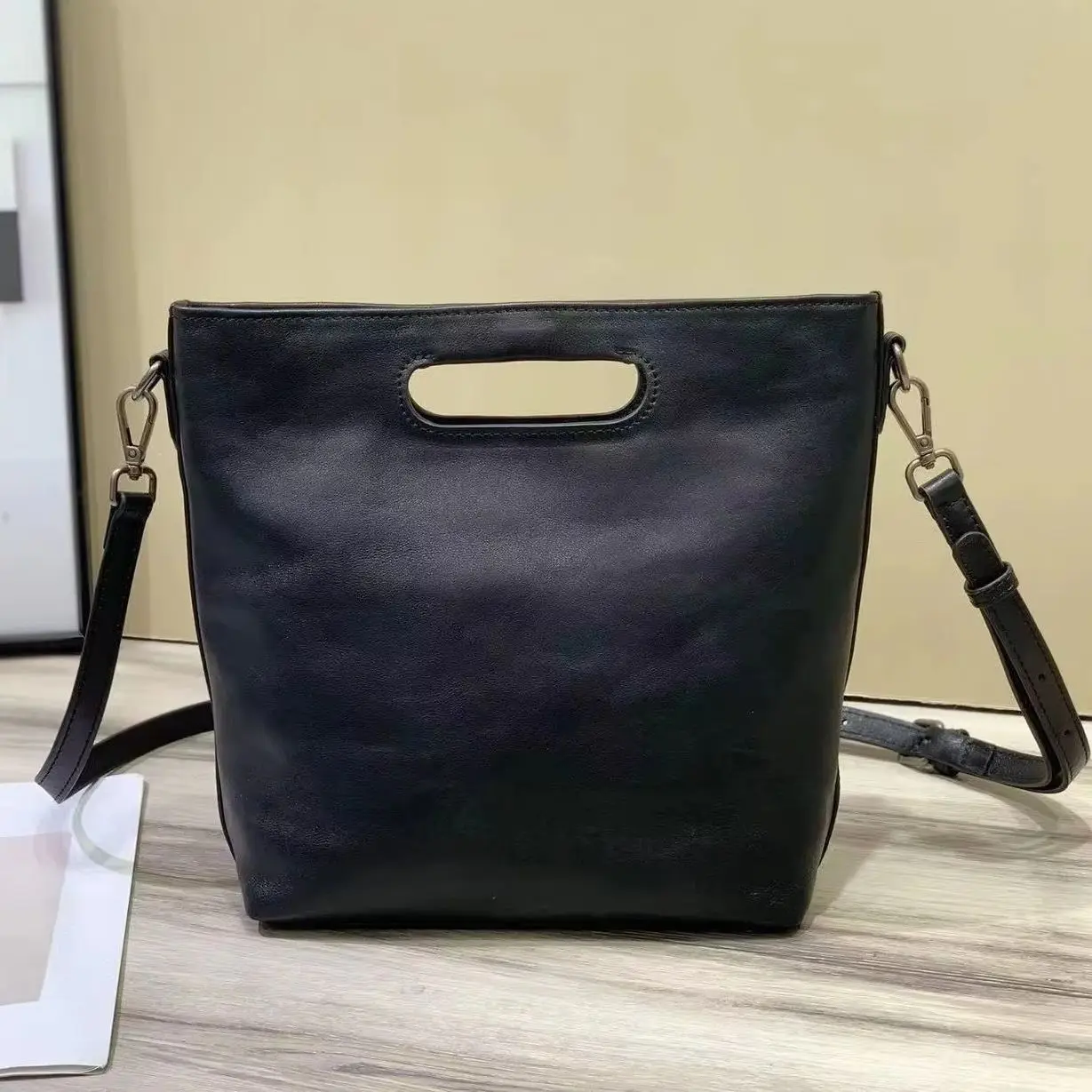 Retro Fashion Top Grain Vegetable Tanned Cowhide Women's Bucket Tote Handbag Luxury Deisgner Ladies Shoulder Crossbody Purse Bag