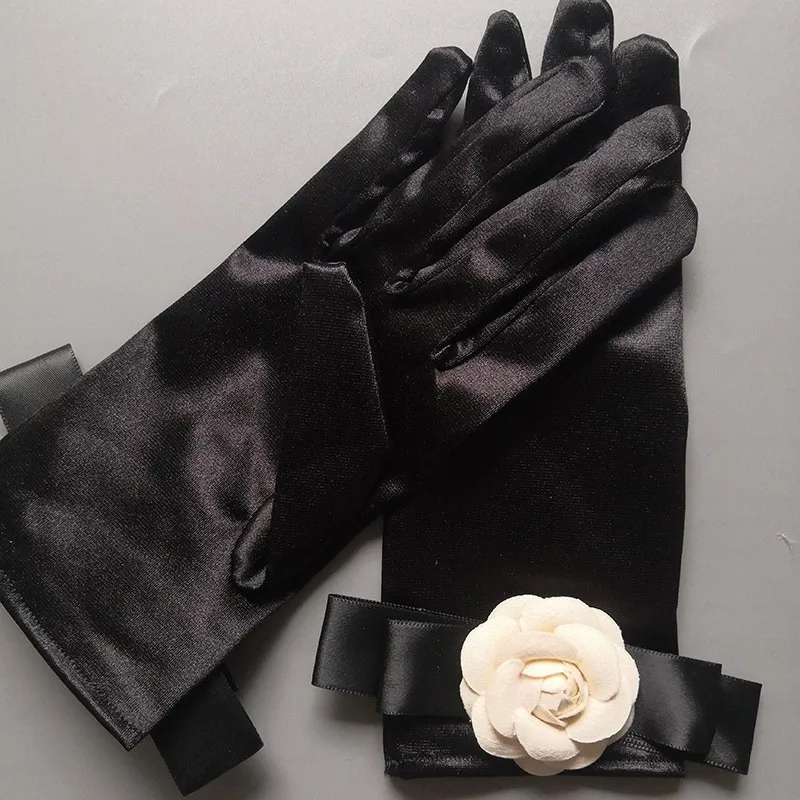 Original Celebrity Camellia Vintage Black Short Satin Hepburn Gloves Stage Banquet Bridal Accessories Modeling Photographic