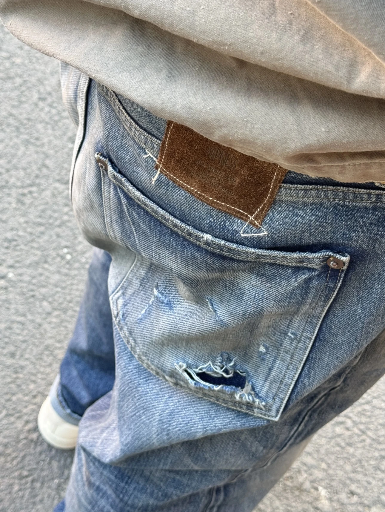 

MADNESS 24AW Vegetarian Beef Commuter White Rice Beef 2.0 Washed Damaged Leather Brand Red Ear Denim Jeans