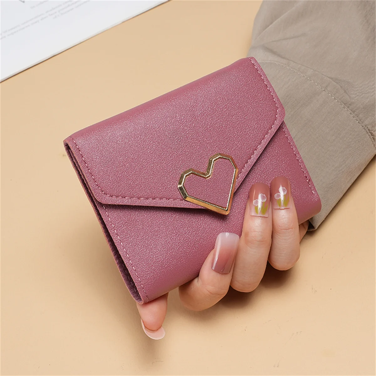 New simple purse female students Korean short cute mini coin purse new heart-shaped buckle ladies wallet