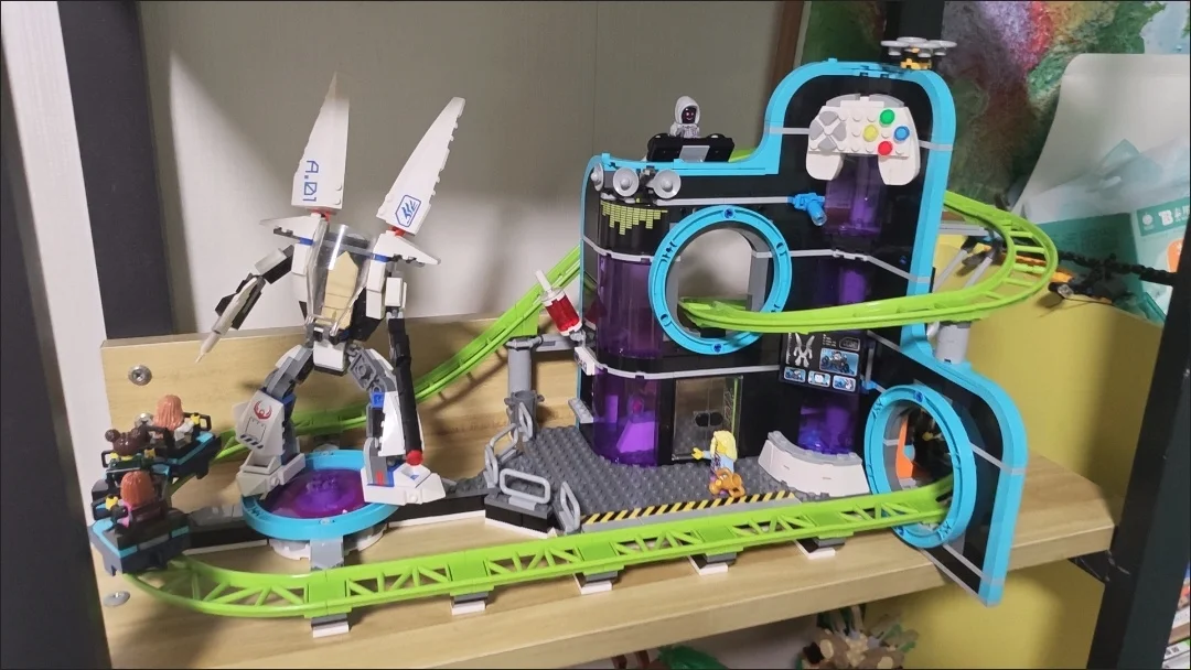 

Robot World Roller Coaster Amusement Park Creative Building Blocks Toy Ornaments Room Decoration Assembling Model Children's Toy