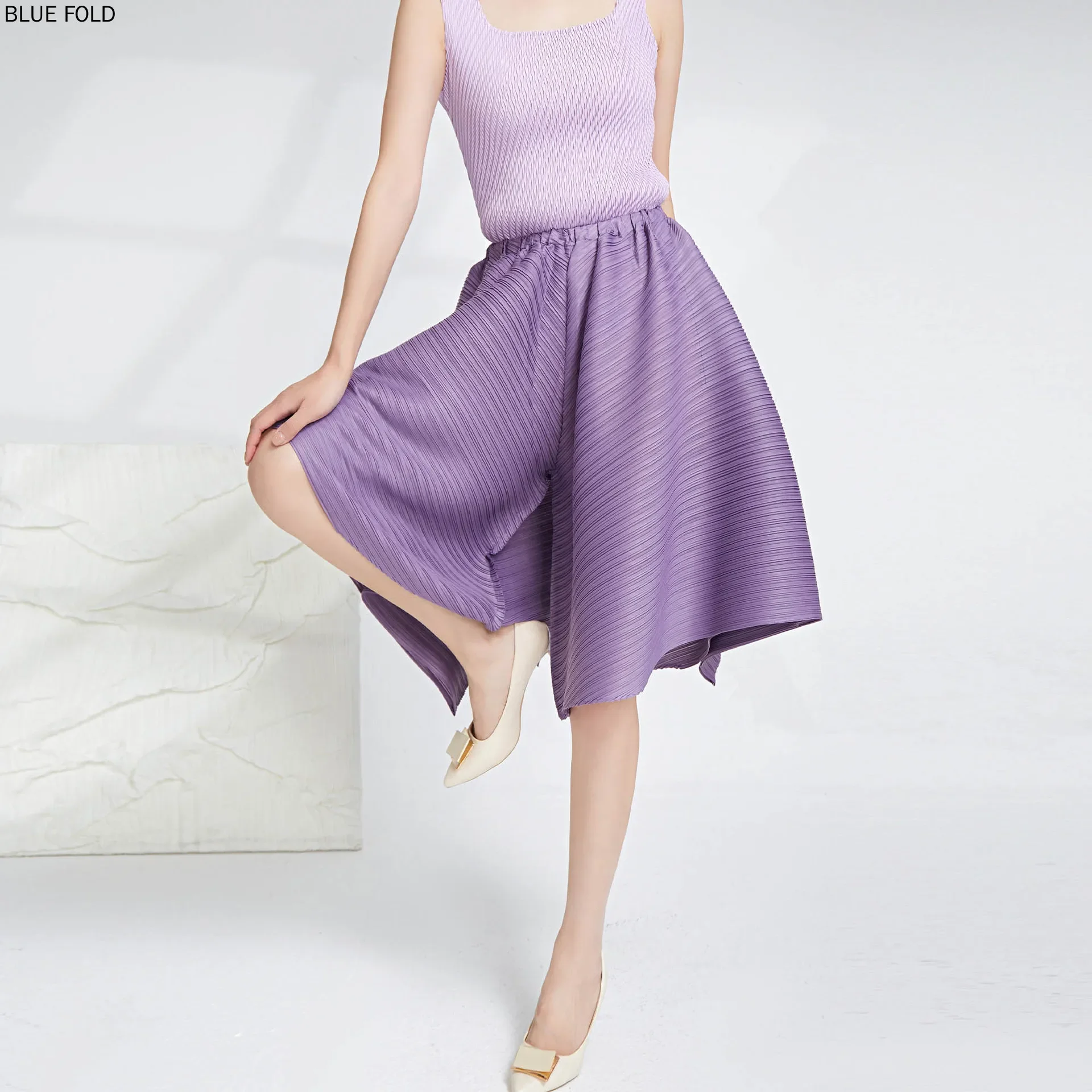 Miyake Falten-Shorts, lässig, für Damen, Sommer, hohe Taille, locker, große Größe, Fleisch-Shorts, Maske, dünn, Design-Sinn, alles passend, weites Bein