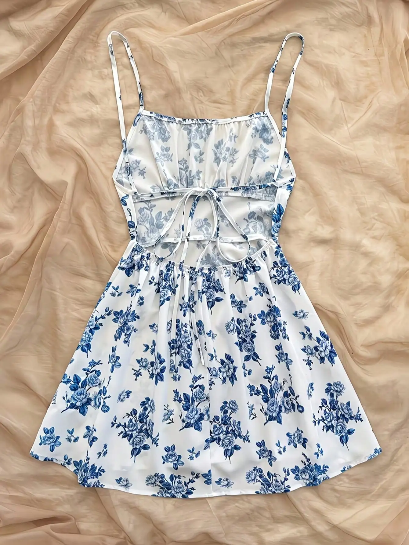 Teenager-Blumenprint-Trägerkleid mit Taillenbund und zum Binden, Minirocklänge, Kinderbekleidung – Detail 6