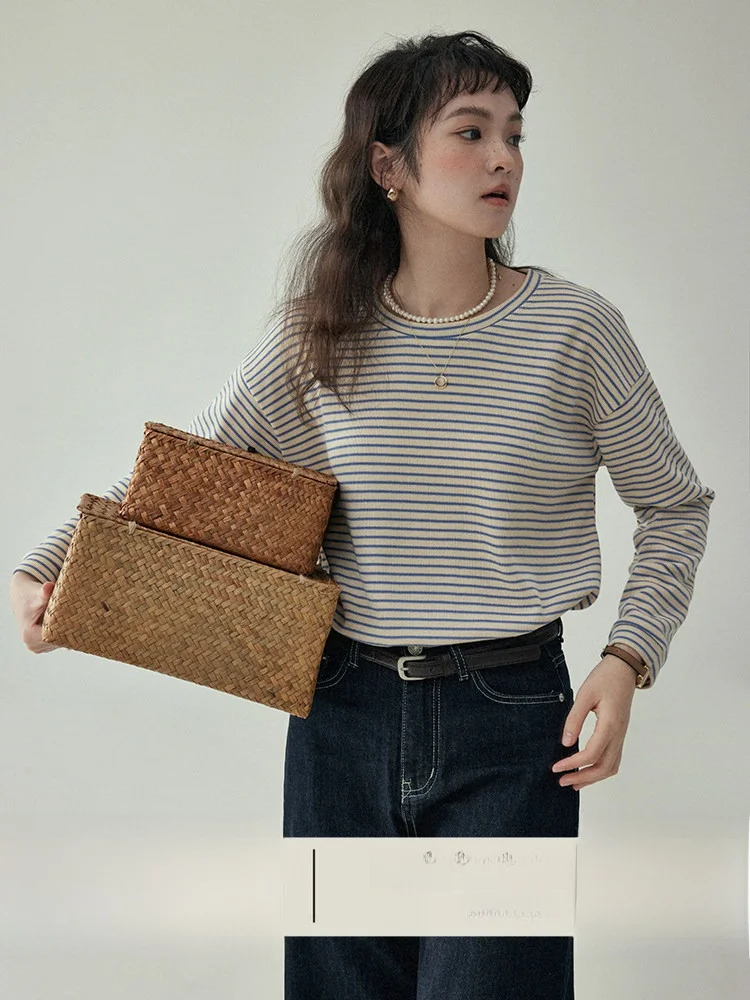 

AMUU North Island Casual Stripe Long Sve Knitted T-irt Women's round Ne Top Faionable Spring Base irt