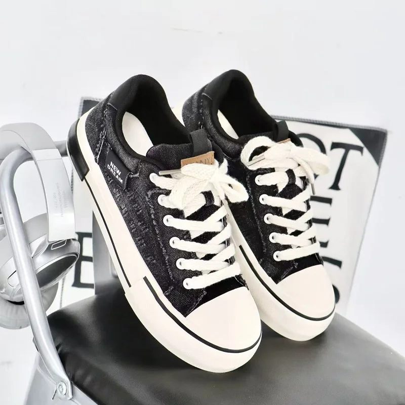 

2026 Summer New Men's Breathable Versatile Skateboarding Shoes Men Soft Bottom Casual Sports Trend Fashion Canvas Shoes 44 Size