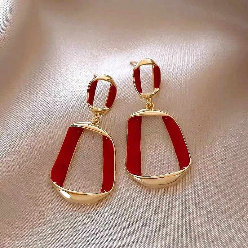 

Simple Hollow Out Square Dangle Earrings for Women Vintage Enamel Dripping Oil Red White Geometry Drop Earring Party Jewelry