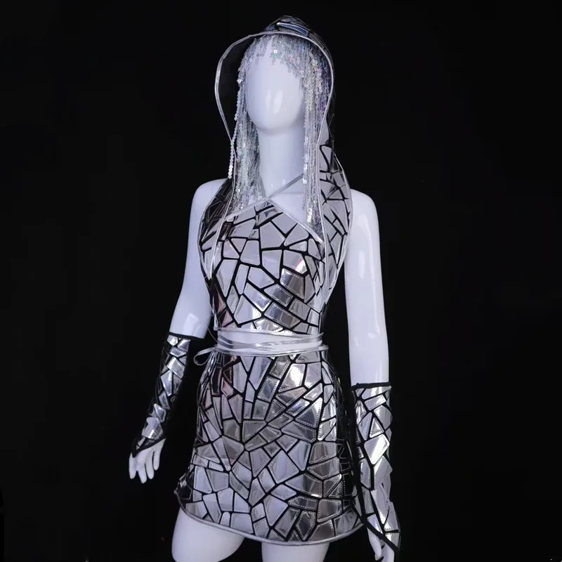 ชุดเต้นเลเซอร์สีเงินสำหรับผู้หญิง นักร้อง นักเต้นโกโก้ ชุดแสดงบนเวที ชุดงานปาร์ตี้ไนต์คลับ งานคาร์นิวัล งานเทศกาล