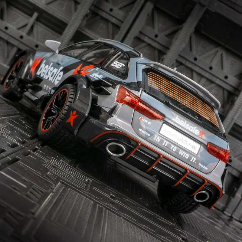1:24 Audi RS6 puertas de modelo de coche modificadas de aleación y capó de motor, el maletero se puede abrir detalles ricos, mano de obra fina de buena calidad