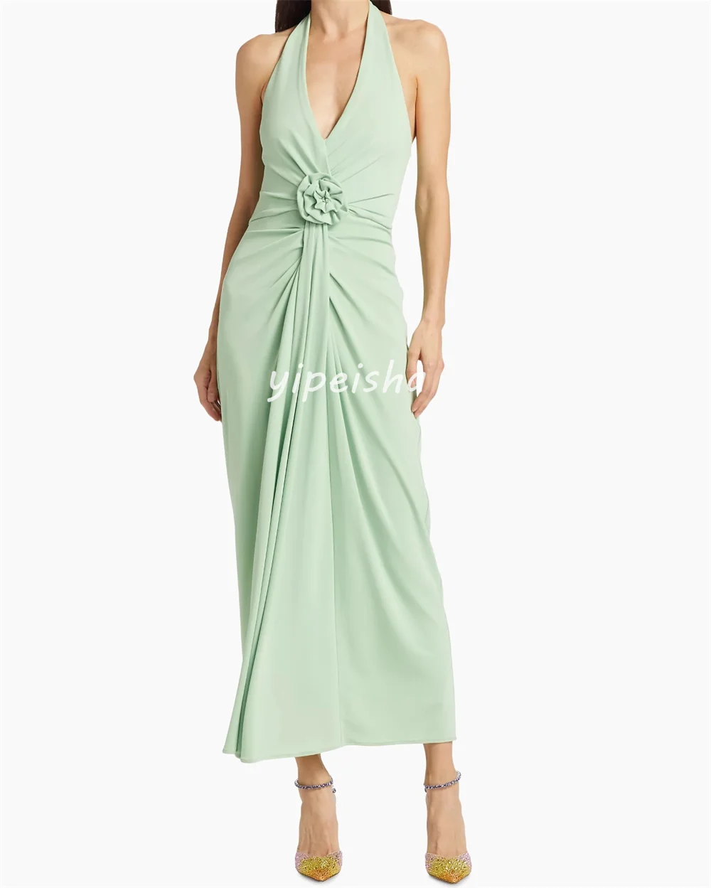 Aangepaste sexy moderne stijl jersey gedrapeerde handgemaakte bloem rechte halter midi-jurken op maat gemaakte gelegenheidsjurken van hoge kwaliteit