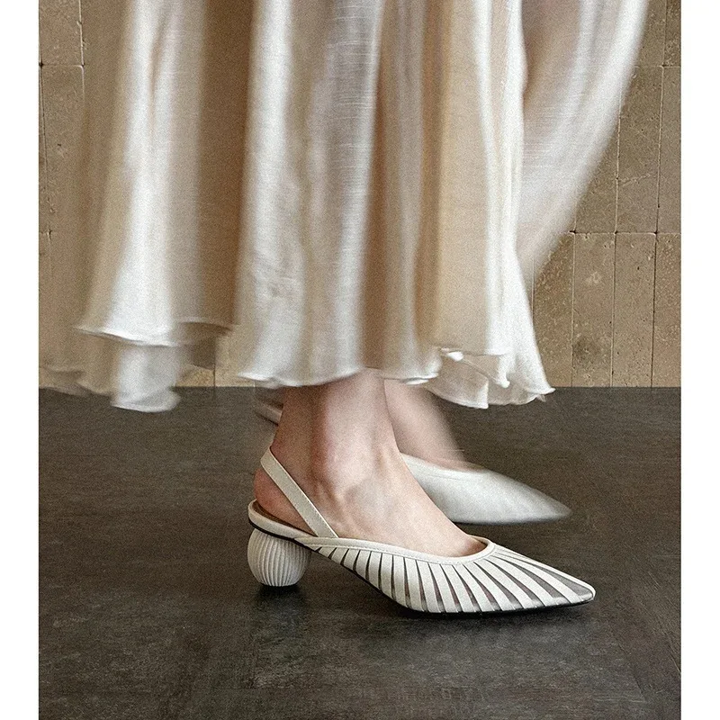 

2026 Women's Genuine Leather Comfortable and Pretty Sandals Designer Luxury Summer Roman Pointed Toe Round Heel Woman Shoes