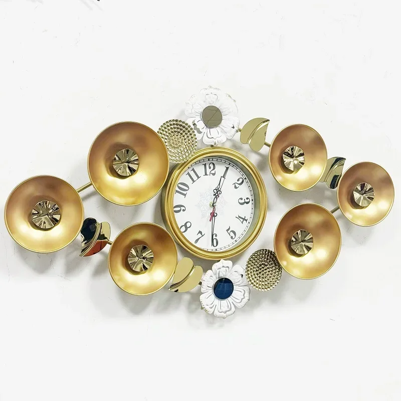 &Titanium leaf European clock wall clock living room fashion high sense simple light luxury decoration wall dining room silent