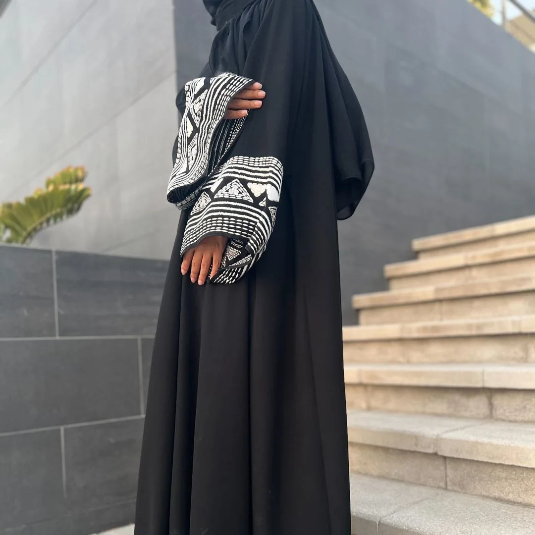 2024 New Arabic Embroidery Abaya Muslim Women Kimono Dubai Abayas Eid Ramadan Islam Clothing Black White Coat Robe