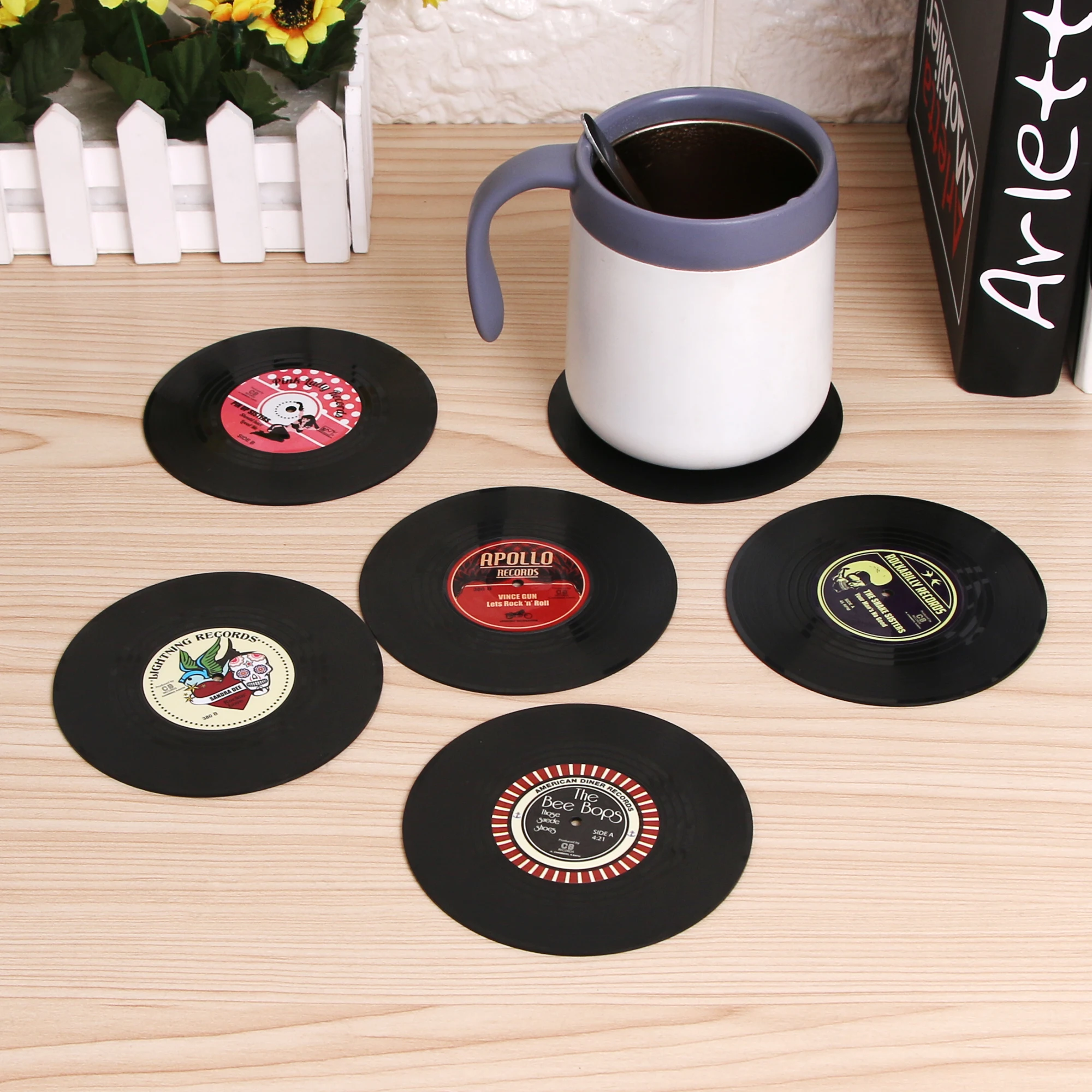 Retro CD Record Coaster Colorful Vinyl Record Coasters Funny Mat Cup For Drinks Heat Resistant Non-Slip Pad Kitchen Accessories