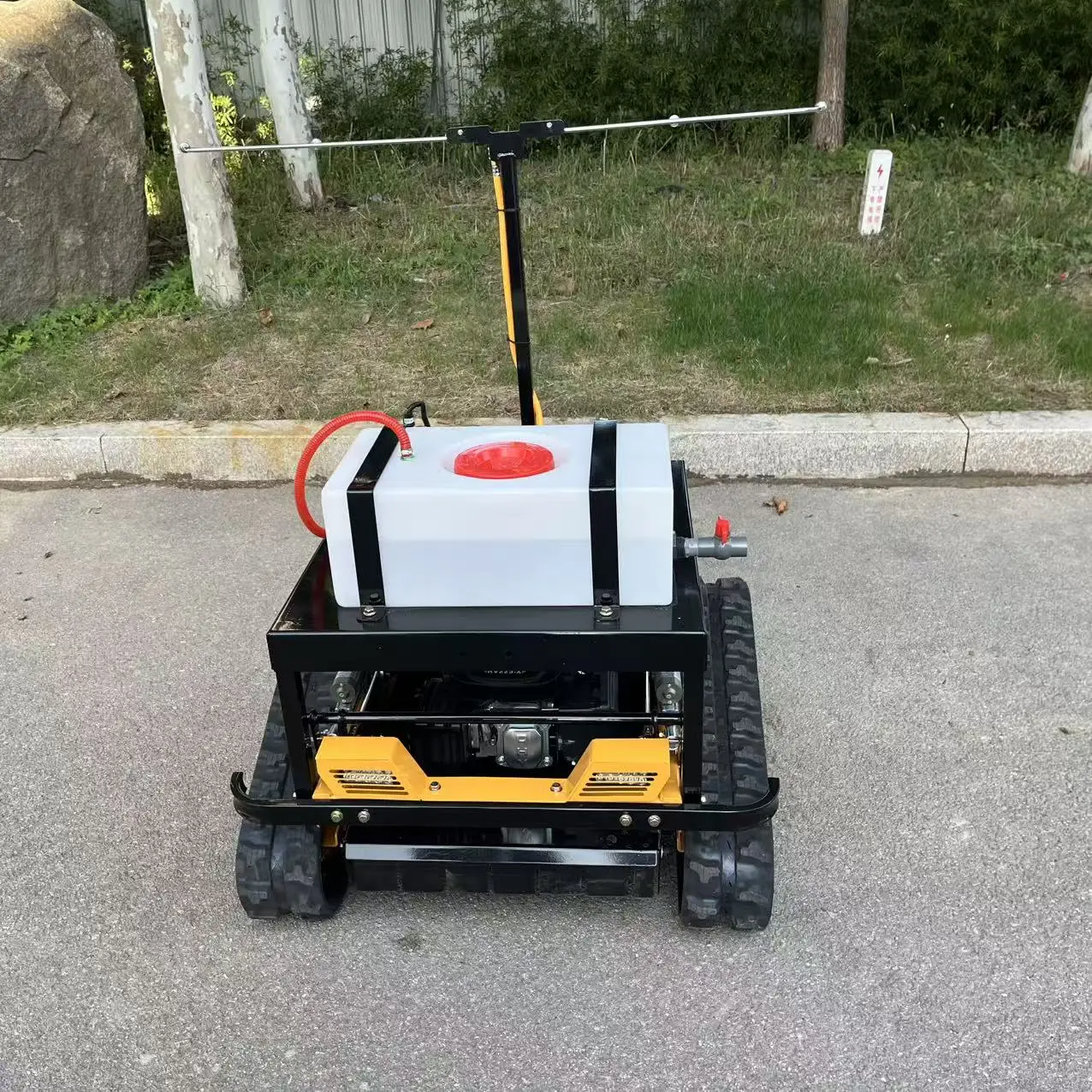 Automatic Lawn  Mower  with  500mm  Cutting  Width Remote  Control  Rubber  Tracks  EPA/Euro 5 Compliant Upgrade Spray Feature