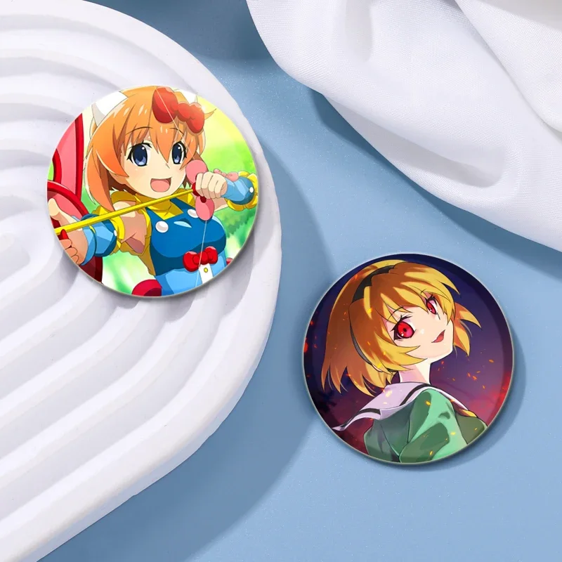 Anime giapponesi da 58 mm When They Cry Pins Spilla in banda stagnata, Distintivo con icona di figura, Spille fatte a mano per la decorazione di vestiti sullo zaino