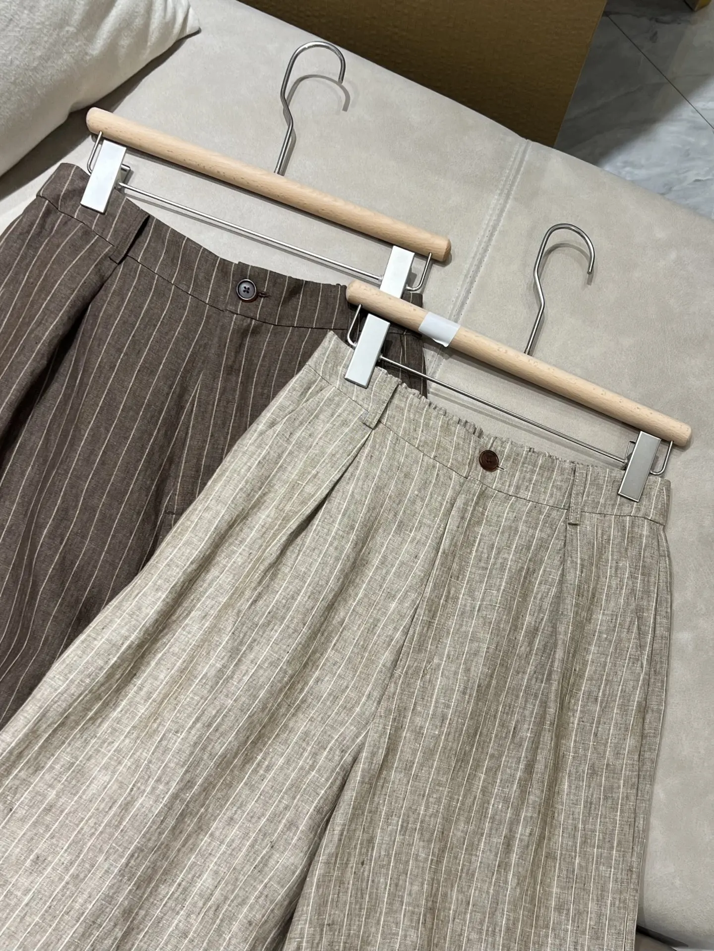 Retro-Style Linen Striped Stand-Up Collar Fitted Waist Short-Sleeved Shirt And Casual Loose Wide-Leg Trouser Suit For Women