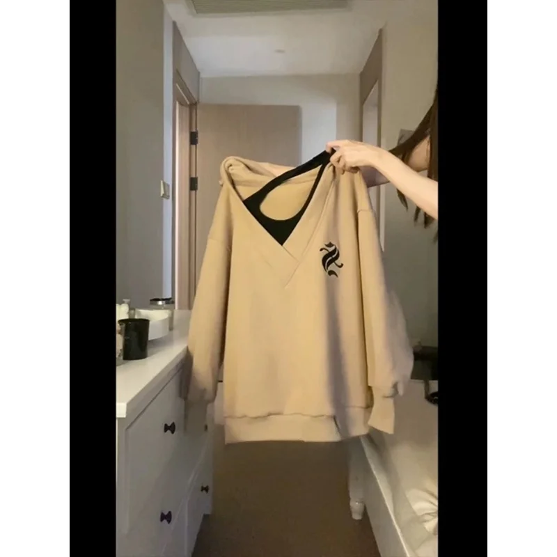 

Women's V-Neck Hoodie Jacket Loose American Style Sweet And Spicy Design Sense Fake Two-Piece Hooded Top for Autumn Winter