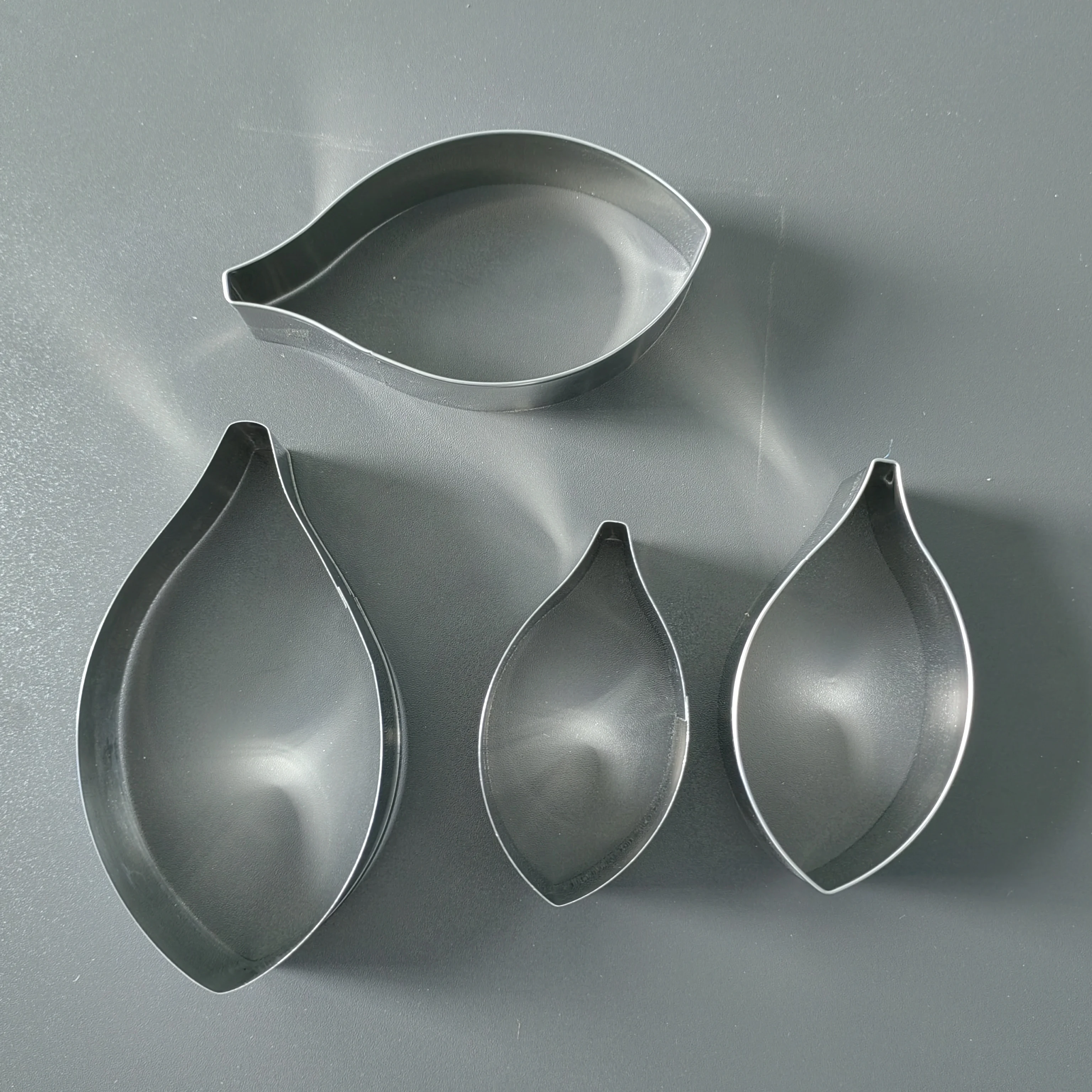 MRF 4pcs Stainless Steel Magnolia Grandiflora Cook Cutters Cake Decoration Fondant Molds Set HB0958L