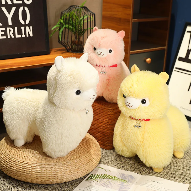Nuovo giocattolo di peluche a campana con campanello che suona. Regalo di attività per festival di animali di peluche con bambola di stoffa di pecora carina