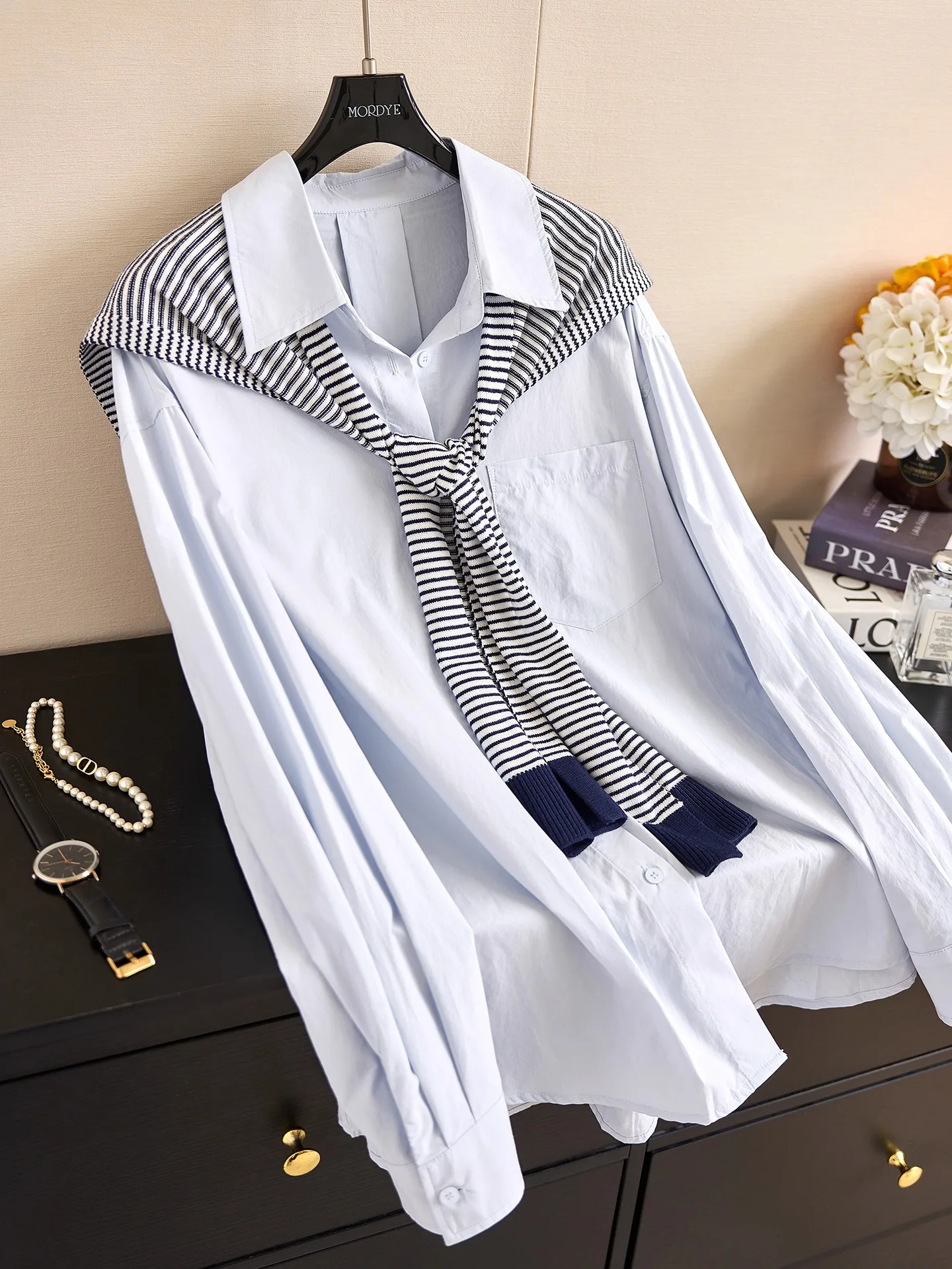 

Изысканный женский вязаный комплект из двух предметов: джемпер с длинным рукавом и шаль, светло-голубой, осенняя коллекция 2025