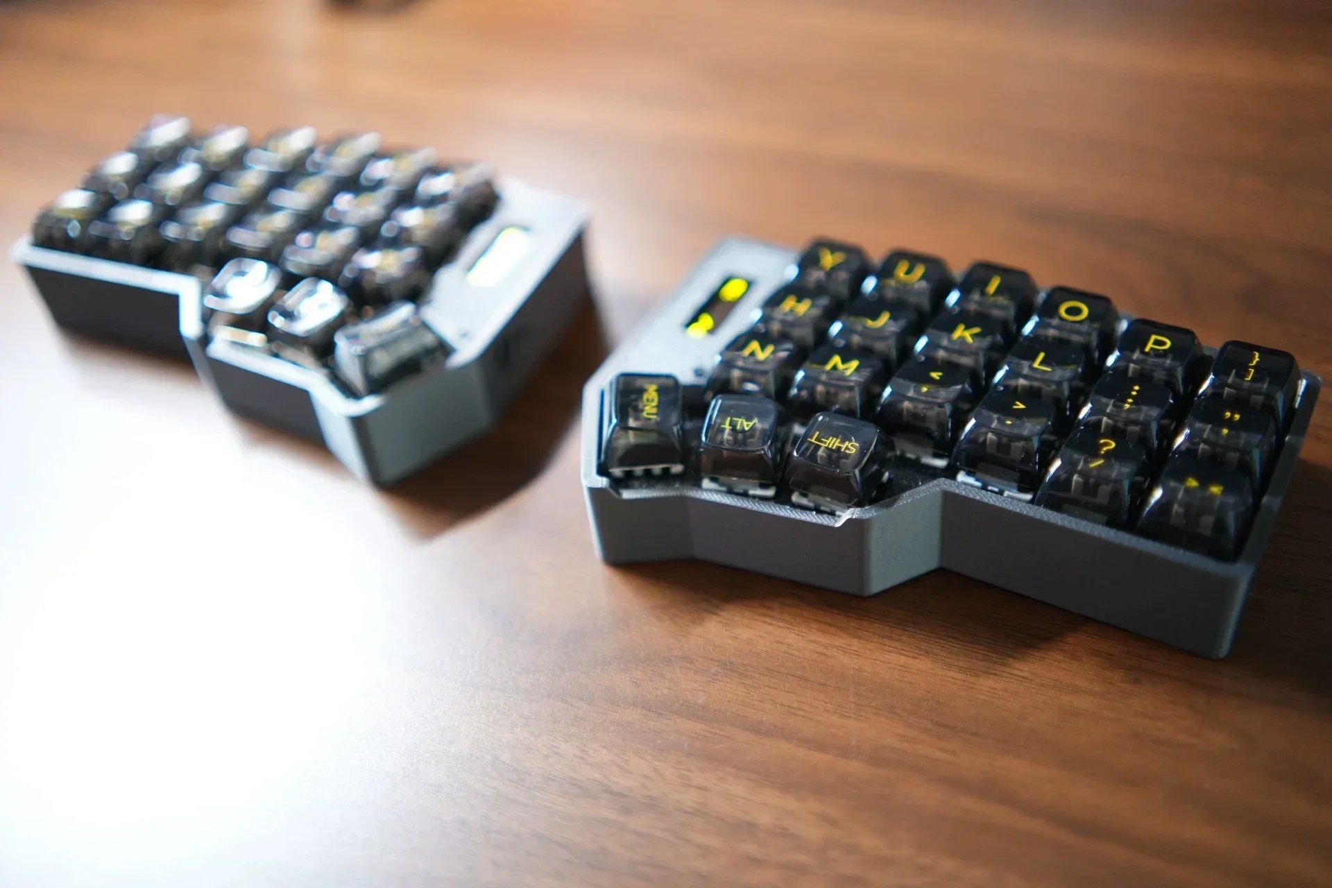 Klawiatura Split Przewodowa/Dual Mode z Ekranem Druk 3D Klawiatura Mechaniczna Hot Swap rp2040 / nrf52840 PC Gamer Custom