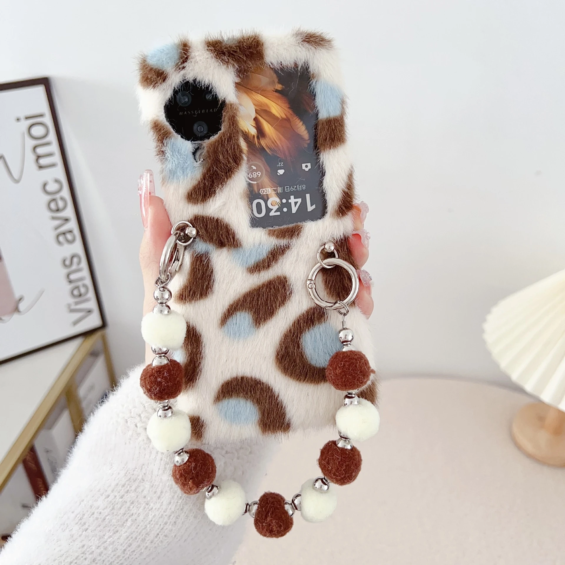 Unique Fashion Elegant leopard Pearl Wrist Strap Soft Fur Puff Phone Case Cover For Oppo Find N2 N3 Flip