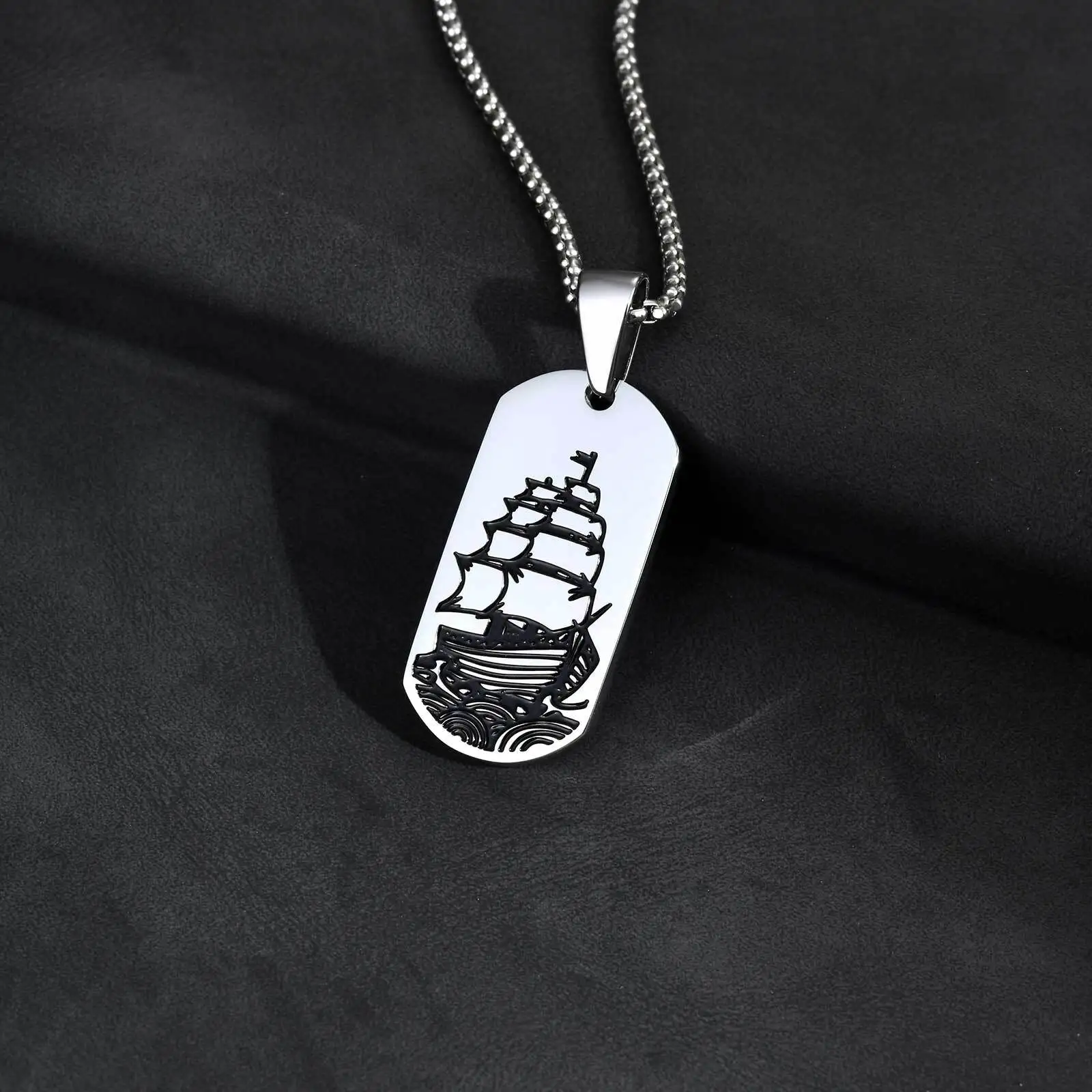 Punk-Seewellen-Erkennungsmarken-Halskette für Männer, Edelstahl, schwarzes Öl, Segelboot, Militär-Anhänger, Geschenk für Ehemann, Sohn, Vater – Detail 3