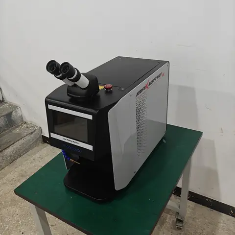 QCW 레이저 용접기, 800만 화소의 선명한 시야, 표준 보석 용접기보다 4배 더 에너지 효율적 QCW 레이저 용접기, 800만 화소의 선명한 시야, 표준 보석 용접기보다 4배 더 에너지 효율적