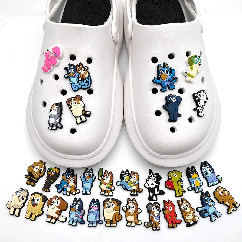 30 pezzi Bluey Collection ciondoli per scarpe per Crocs decorazioni per scarpe fai da te accessori per sandali decorare e regali di compleanno per bambini adulti