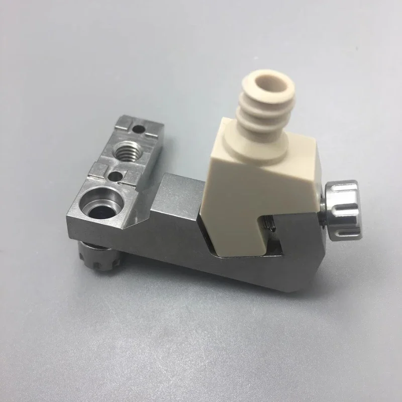 Piezoelectric valve liquid box, runner