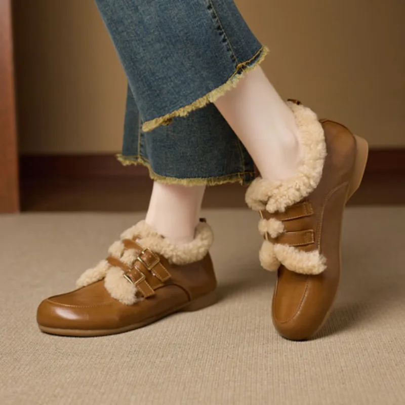 Winter Girls School Shoes Women Retro Brown Fur Keep Warm Cotton Shoes 2026 New Fashionable Versatile Leather Shoes for Adults