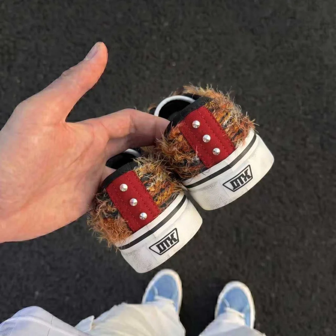 Red Brown Punk Skate Shoes, Rivet Rhinestone Distressed Sneakers, Breathable Non-slip Vintage American Casual Shoes for Men Wome