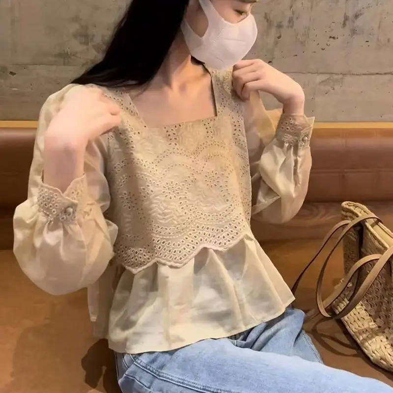 

2023 Spring and Autumn Fake Two Piece Square Neck Casual Shirt Women Bubble Sleeve Lace Casual Doll Shirt Long Sleeve Blouse