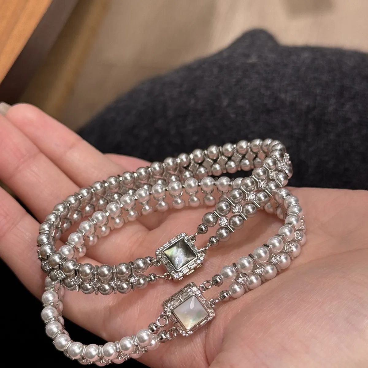 

Pearl Double-Layer Stacked Pearl Buttons Bracelet Elegant Luxurious Women's gorgeous Bracelet