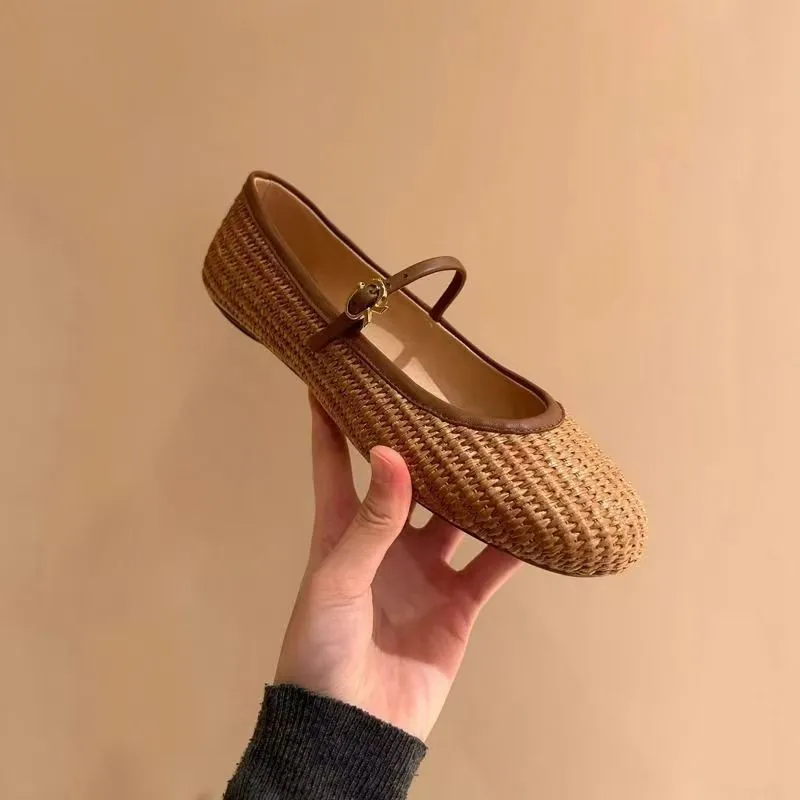 Primavera Verano 2025, nuevos zapatos Mary Jane de estilo francés, sandalias tejidas con diseño calado, zapatos planos con hebilla y punta cuadrada para mujer