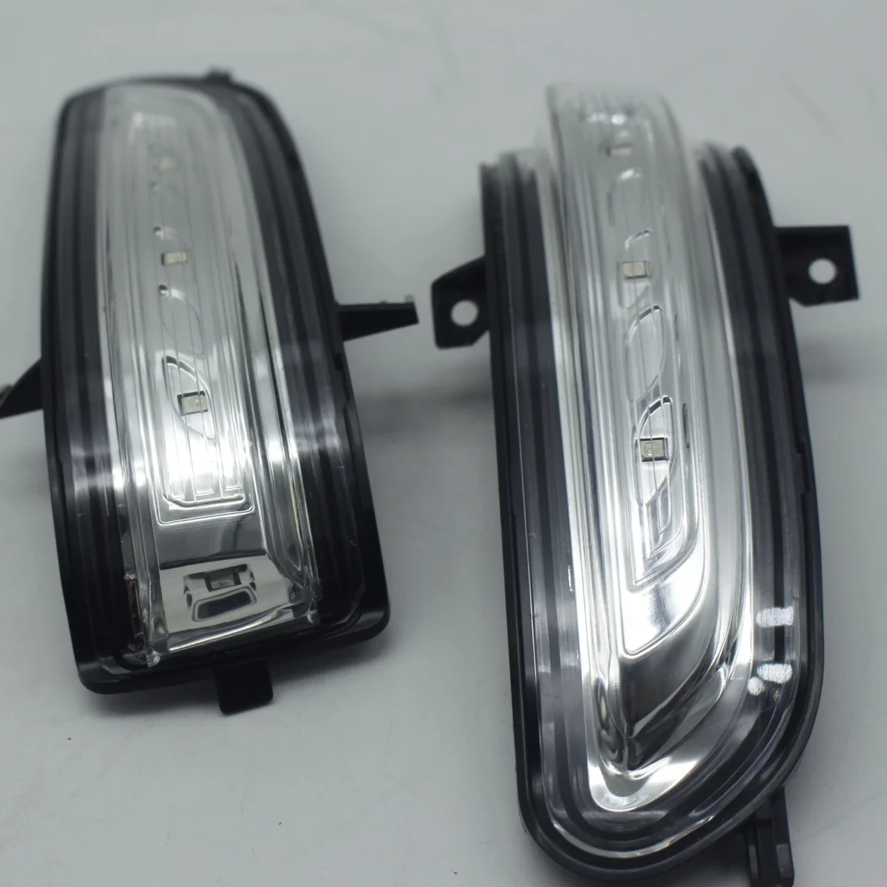 Left Right Car Rear View Mirror Turn Signal Lamp for 2014 2015 2016 Buick Encore / for 2013-2016 Chevrolet Trax / Tracker