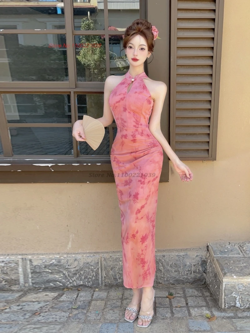 

2026 Китайское сексуальное вечернее платье-ципао с цветочным принтом, без рукавов, из сетчатого бархата, для ночного клуба, банкетов и вечеринок.