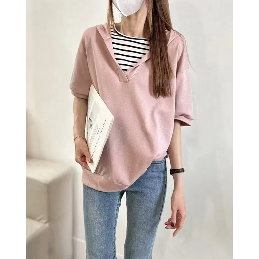 

Повседневная женская футболка с капюшоном, топ в полоску, искусственный комплект из двух предметов, изготовленный из смеси хлопка из полиэстера для повседневной носки