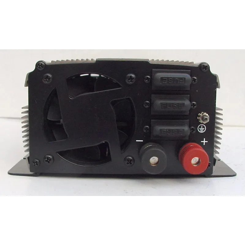 Convertitore a onda sinusoidale pura con inverter di potenza reale portatile da campeggio ad alta frequenza CC/CA da 2000 W