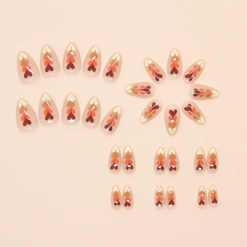 24 قطعة يوم الخريف وهمية مسمار نصائح قصيرة اللوز أربعة ألوان الحب القلب تصاميم اضغط على الأظافر Ins بسيطة يمكن ارتداؤها مانيكير الفن