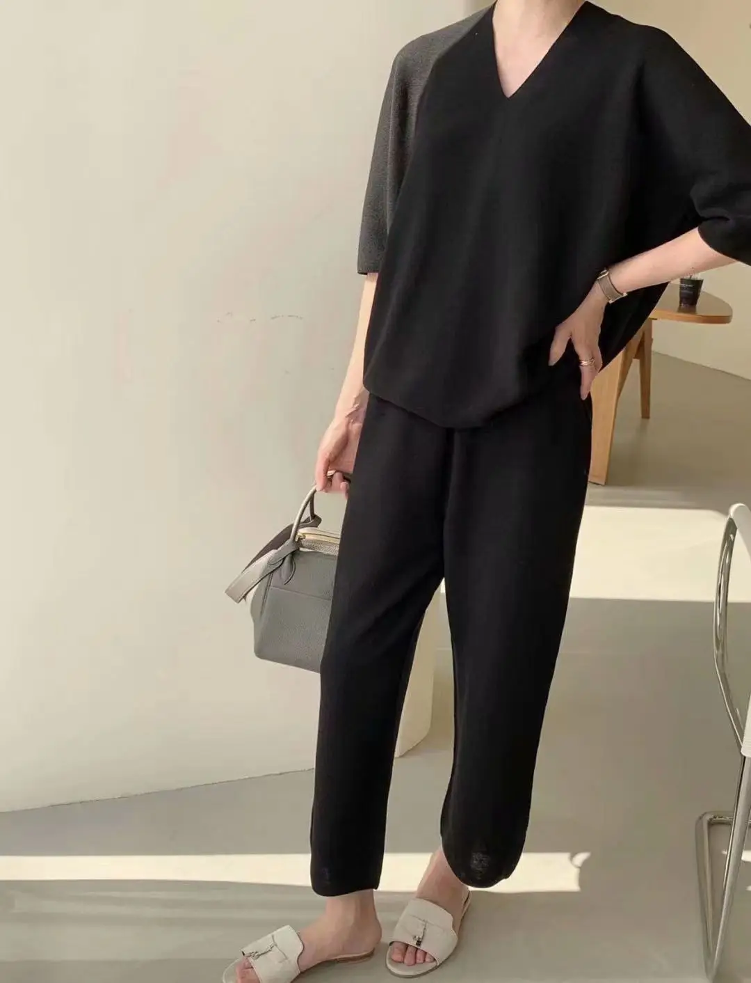 Women's 2-piece Elegant V-neck Half-sleeve + Straight Pants Suit Street Casual Wear Solid Color Knitted Suit For Women
