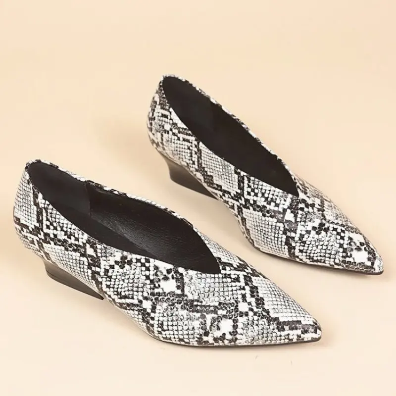 

2024 NEW Pointed Toe Women Single Shoes Snake Pattern Leather Slip on All Match Comfortable Spring Summer Dress Shoe New Design