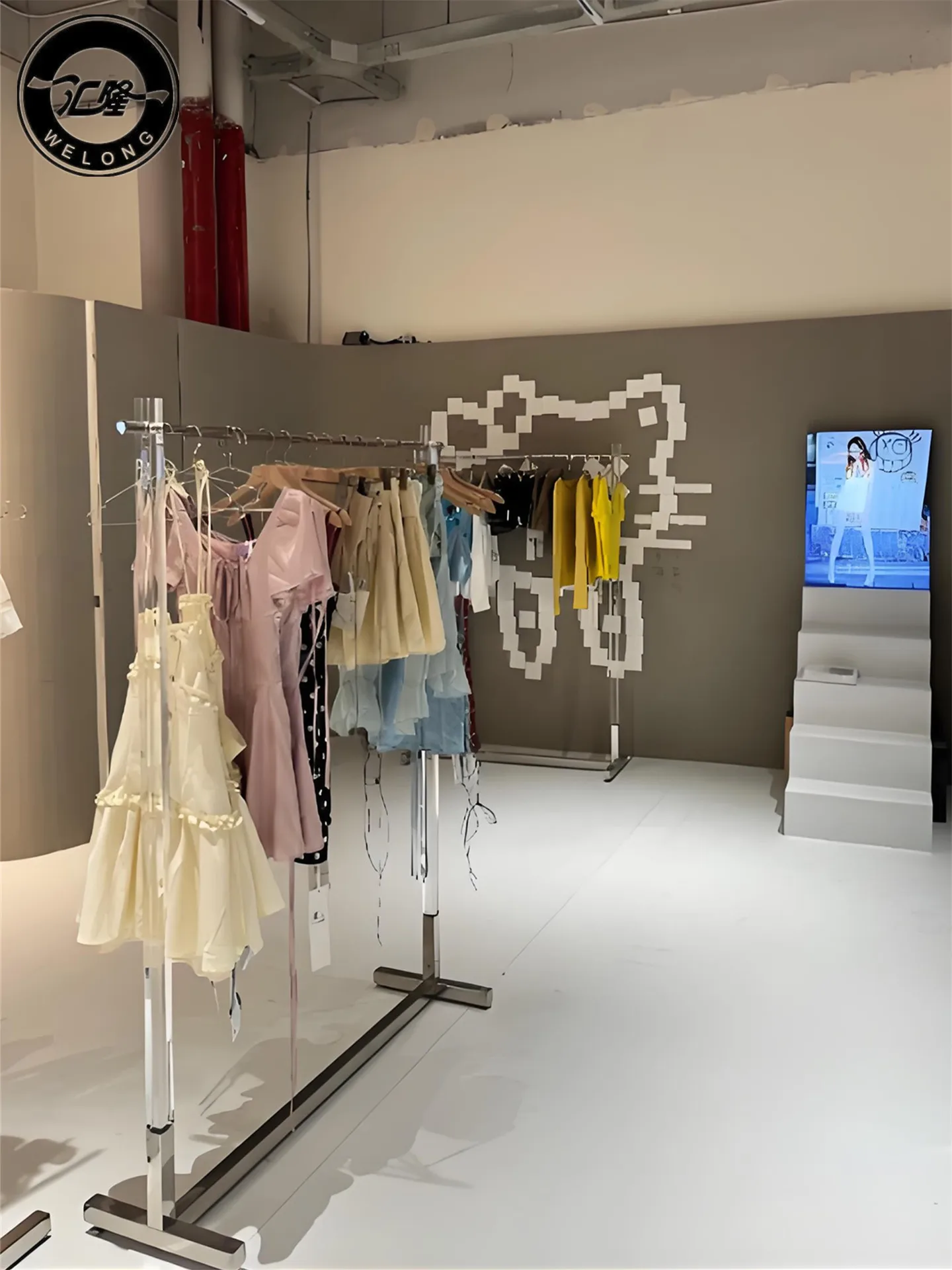 Clothing store display rack Stainless steel acrylic crystal floor-to-ceiling display middle island rack